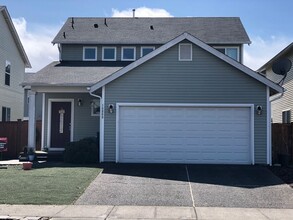 Building Photo - 3 Bedroom Home for rent in Tahoma Terra community!