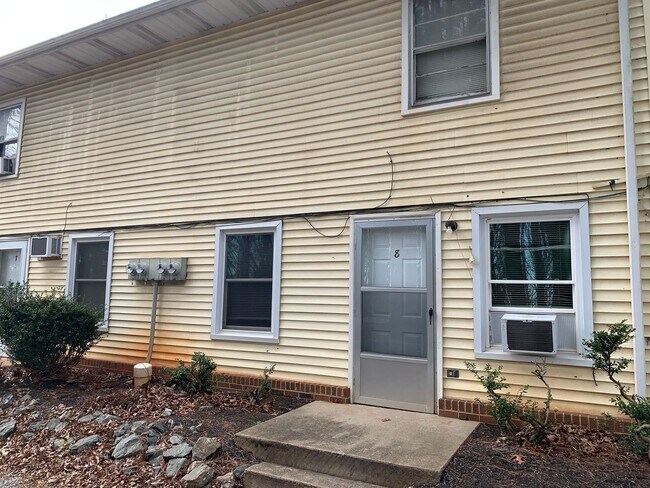 Building Photo - 78 Oak Ridge Dr