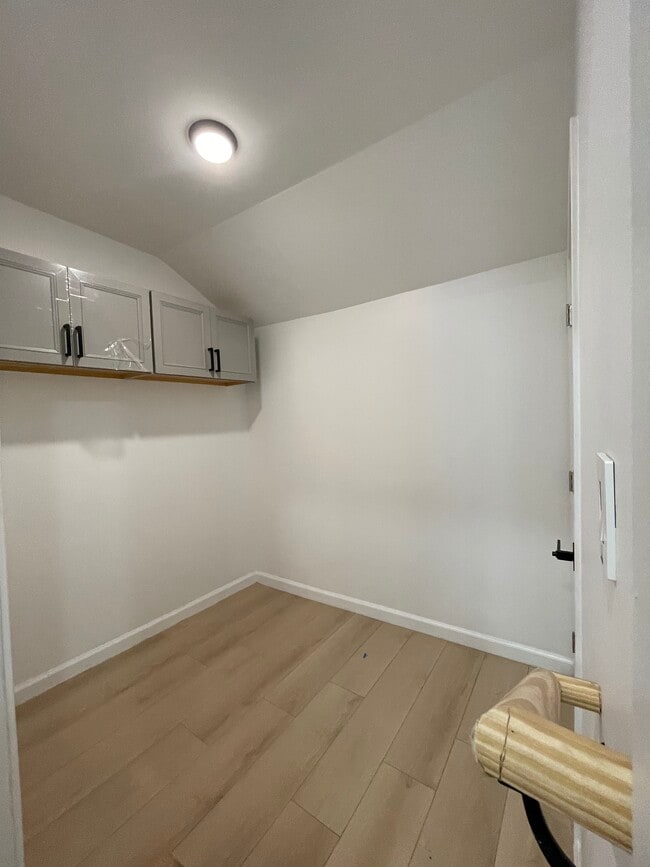 Laundry Room - 805 S 17th St