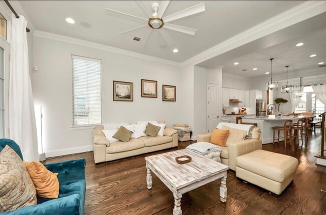 Building Photo - 15623 Broad St