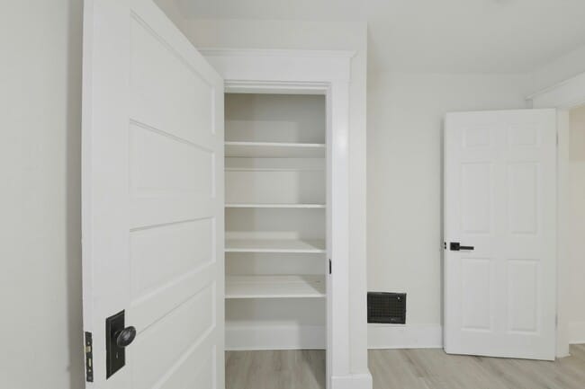 Building Photo - 1400 Woodlawn Ave