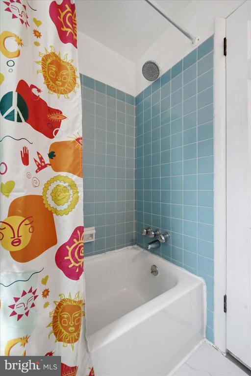 Building Photo - 125 E Moreland Ave