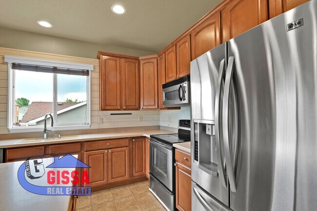 Building Photo - Beautiful ranch style home available to mo...