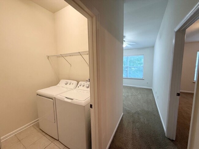 Building Photo - Beautiful 2-Bedroom Townhome with Loft and...