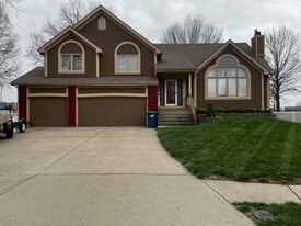 Building Photo - 1305 Easton Ct