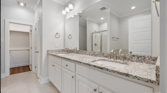 Building Photo - 5706 Montegudo Blvd