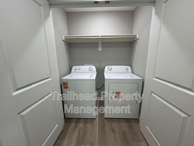 Building Photo - 640 Fall Mdw Ln