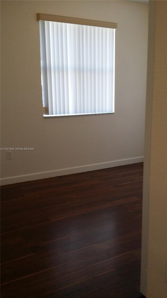 Building Photo - 1536 SE 26th St