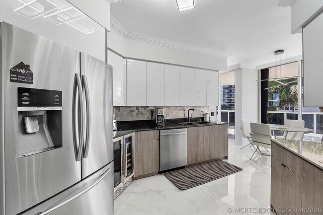 Building Photo - 3100 N Ocean Blvd