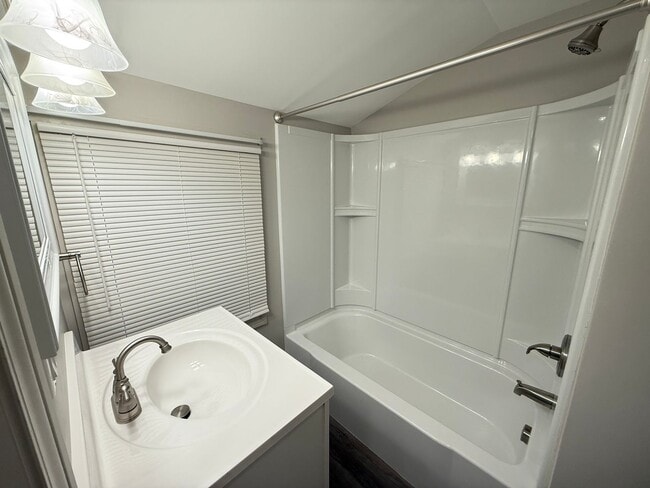 Building Photo - NEW REMODELED- 2 bedroom duplex