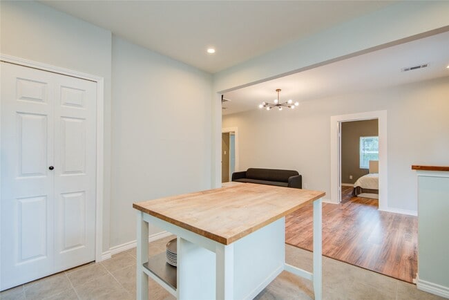 Building Photo - 2712 Link Rd