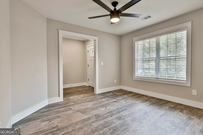 Building Photo - 20 Beaver Ct