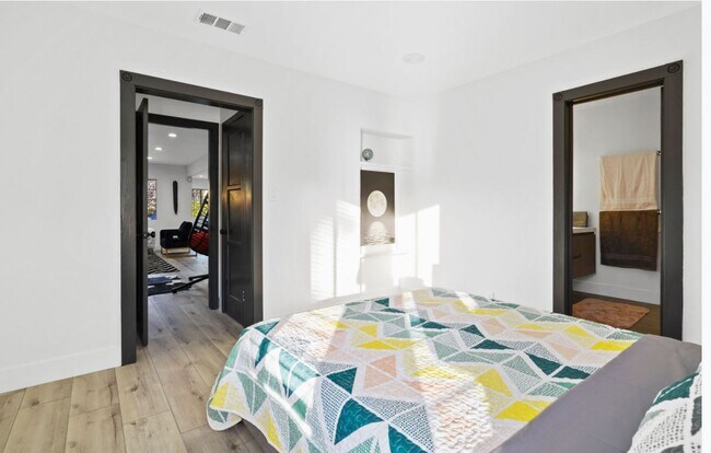 Building Photo - 5601 Corbett St