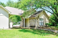 Building Photo - 8901 Greentree Dr