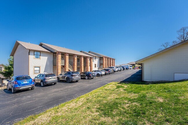 Building Photo - 133 Troon Dr