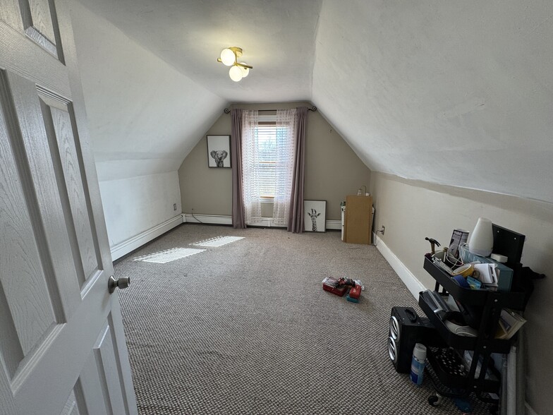 Building Photo - 18 Plimpton Ave