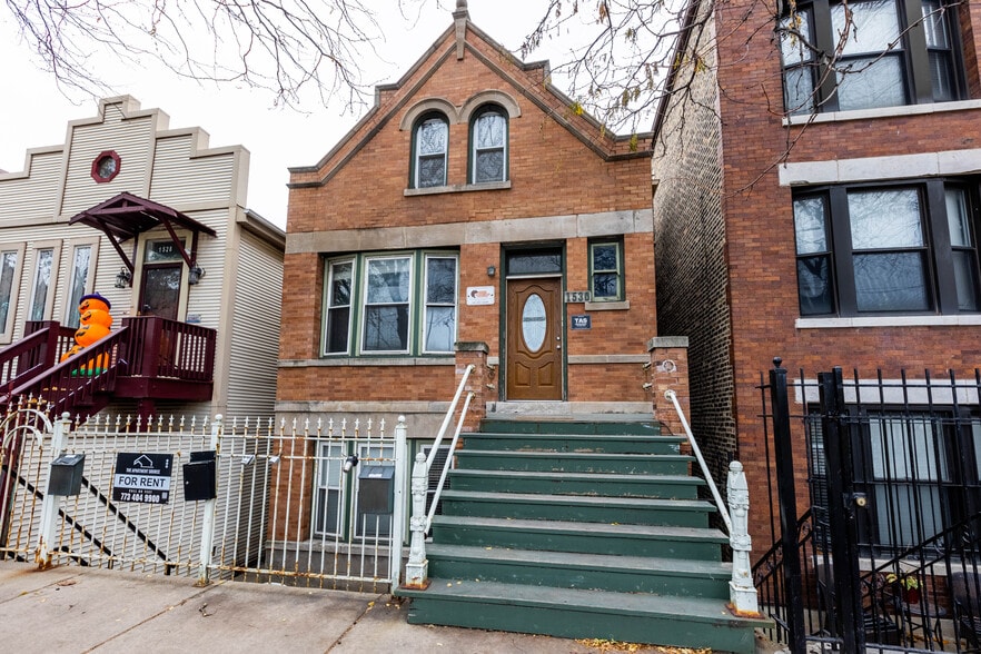 Building Photo - 1530 N Greenview Ave