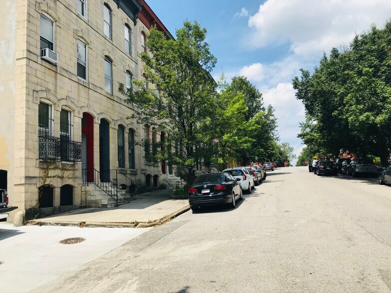 exterior, friendly neighborhood - 1204 John St