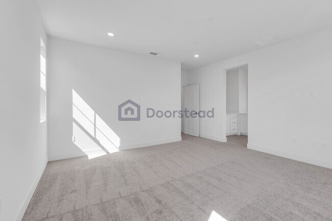 Building Photo - 7268 Wishwood Pl