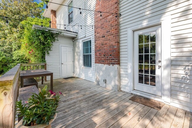 Building Photo - Exclusively Offered by Muse Realty Rentals...