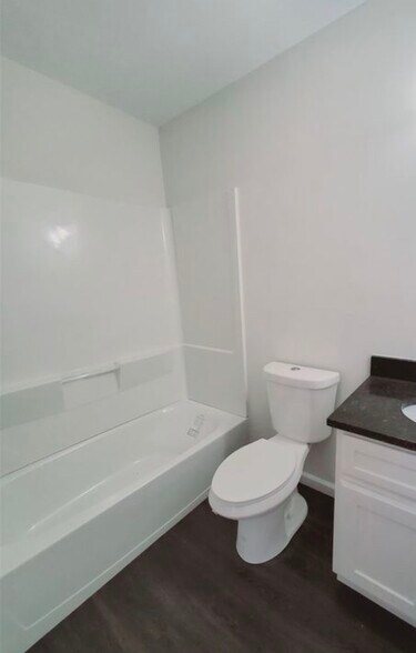 Building Photo - 840 Seaview Ave