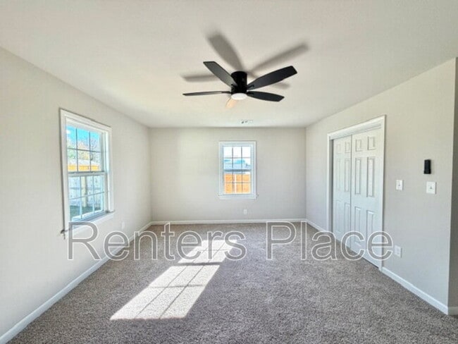 Building Photo - 543 N Ridgeway St