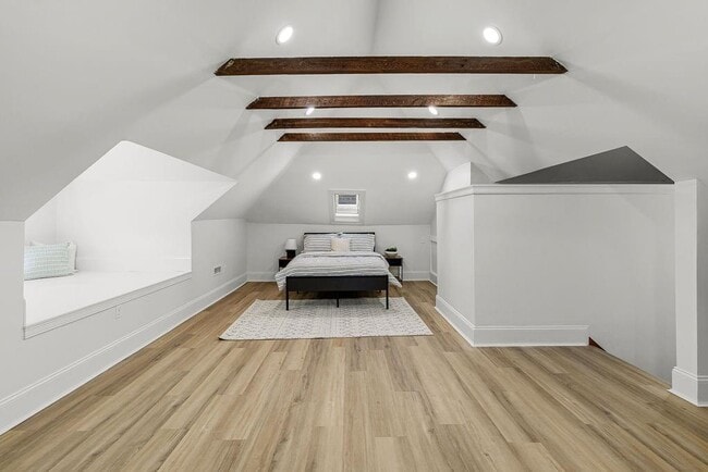 Building Photo - 508 Charles St