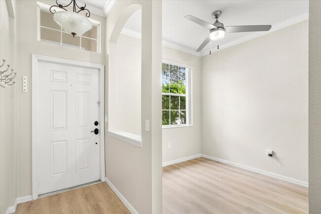 Building Photo - 15234 Searobbin Dr