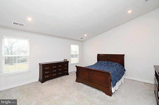 Building Photo - 500 Sterling Dr