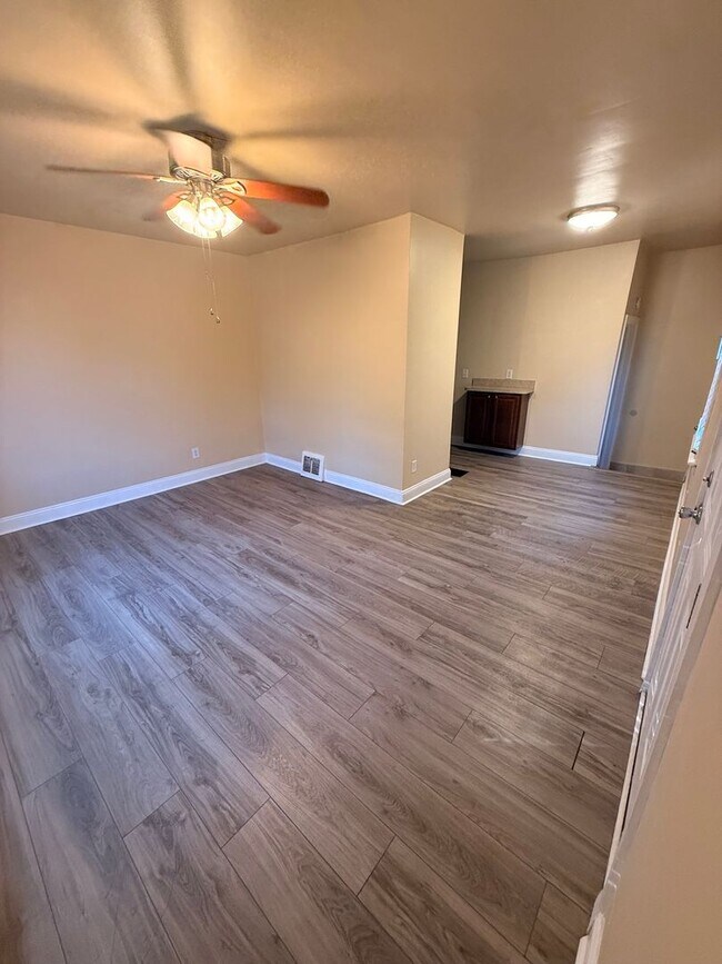 Building Photo - 932 Negley Ave