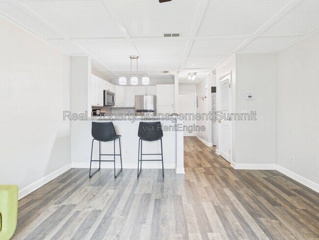 Building Photo - 1336 Hunters Rd