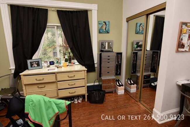 Building Photo - 211 S 45th St