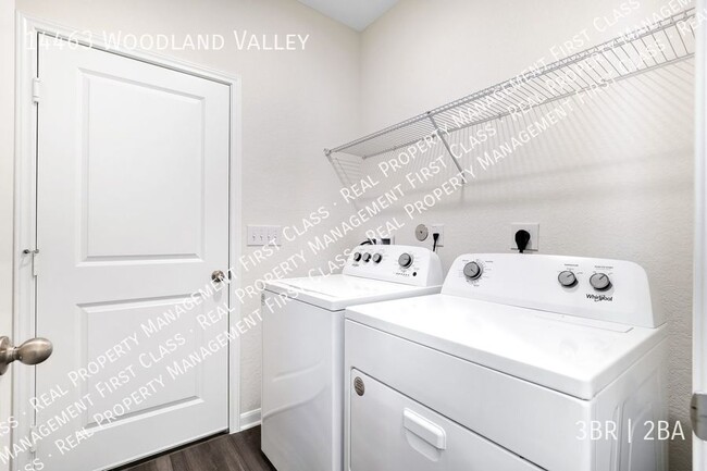 Building Photo - 14463 Woodland Vly