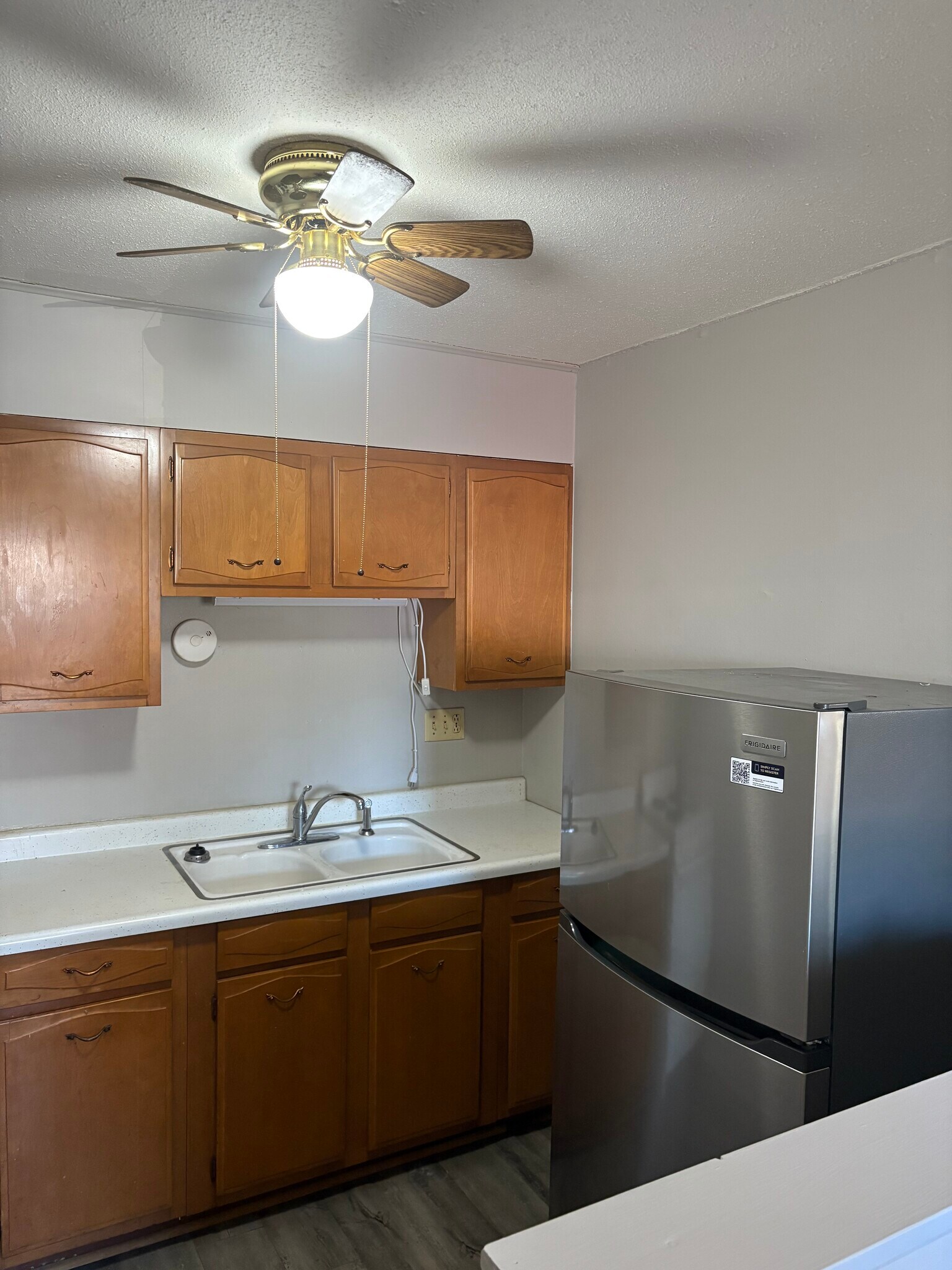 Kitchen - 105 NE 5th Ave