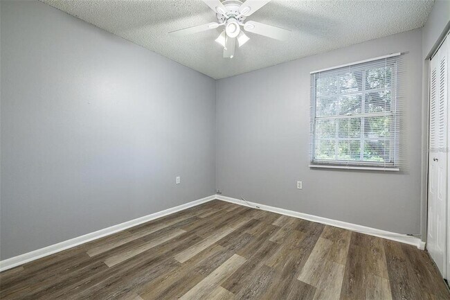 Building Photo - 6211 Oak Cluster Cir
