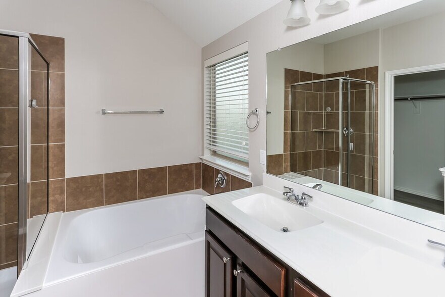 Building Photo - 1513 Applegate Way