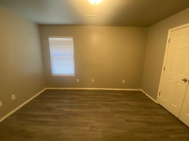 Building Photo - 14445 Timberdale Dr