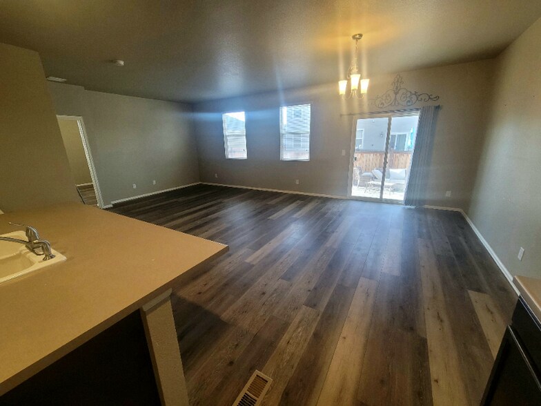 Building Photo - 3758 Torch Lily St