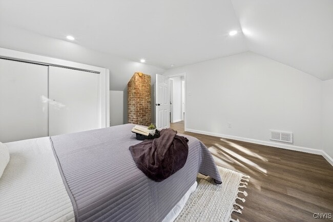 Building Photo - 127 E Warrington Rd