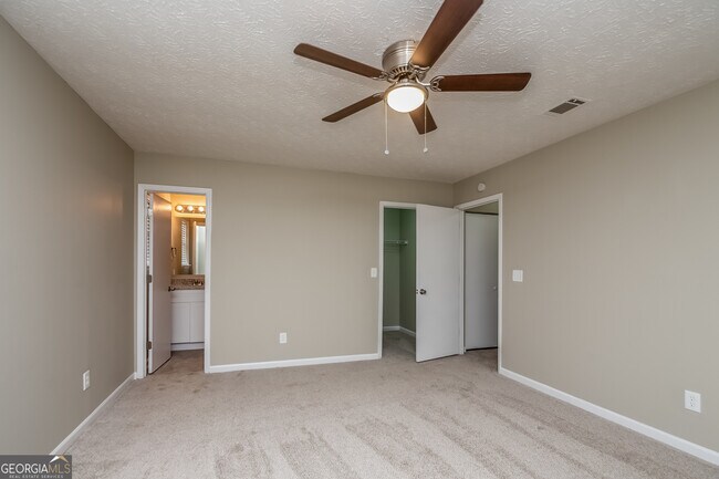 Building Photo - 10284 Briarbay Loop