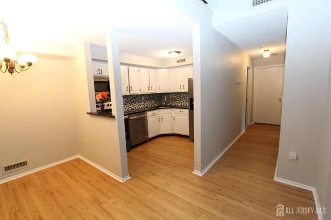 Building Photo - 1204 Aspen Dr