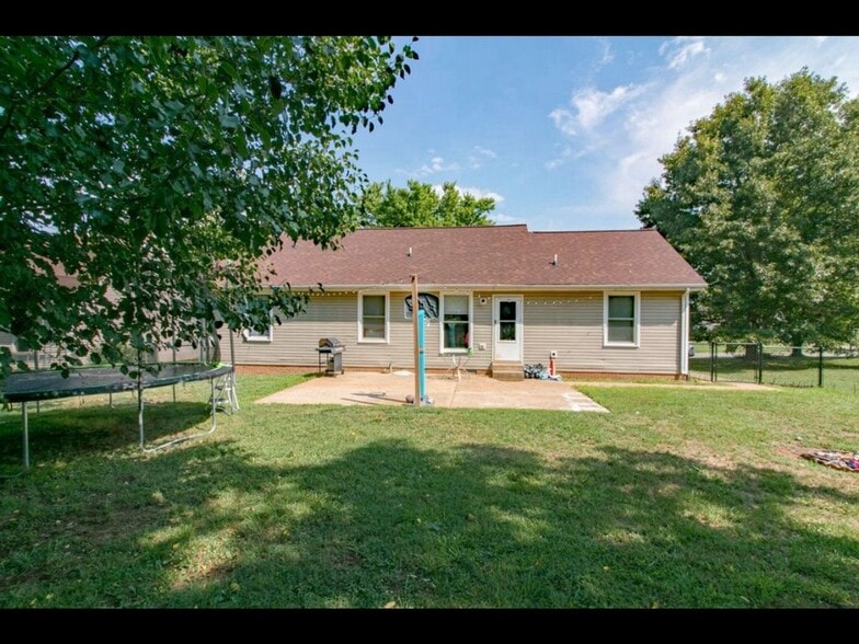 Building Photo - 296 Audrea Ln