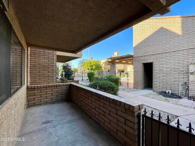 Building Photo - 5330 N Central Ave