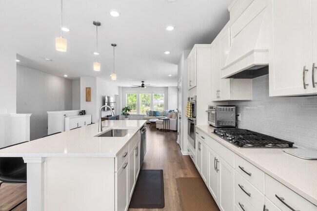 Building Photo - 2245 Kettle Falls Station