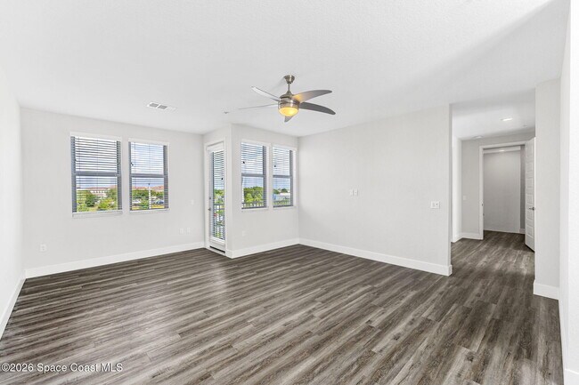 Building Photo - 8663 Ivanhoe Dr