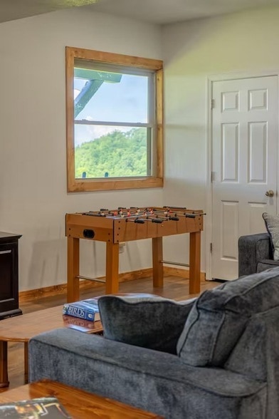 Building Photo - 608 Flowers Gap Rd