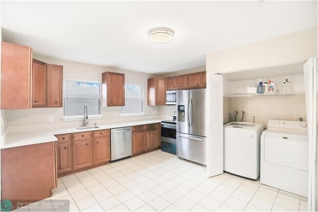 Building Photo - 4161 NW 114th Ave