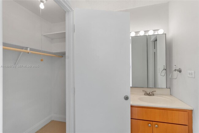 Building Photo - 7135 Collins Ave