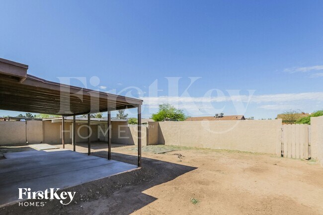 Building Photo - 5214 S 44th Pl