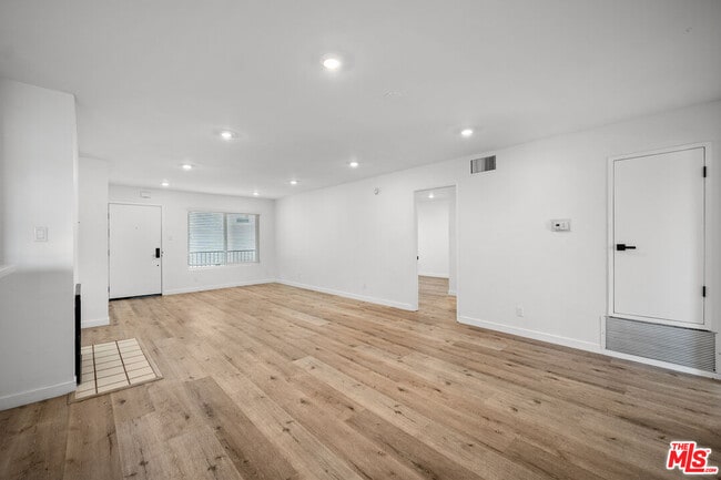 Building Photo - 1650 S Bentley Ave